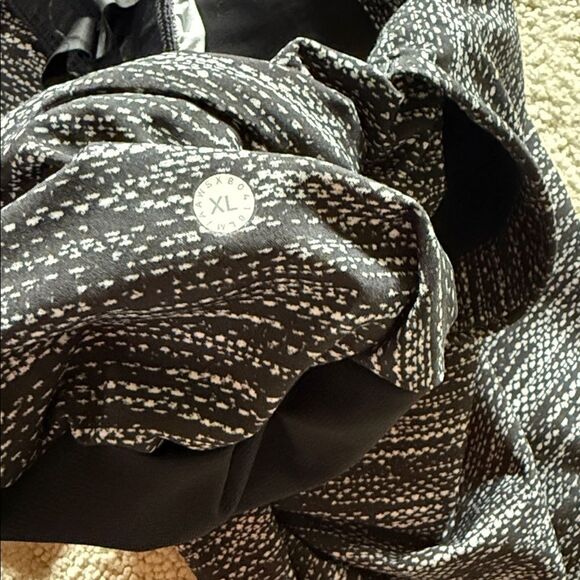 Lululemon T.H.E. Short *Linerless 9” All Court Texture White Black - Picture 12 of 15